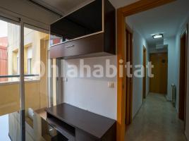 Piso, 52 m², cerca de bus y tren, seminuevo