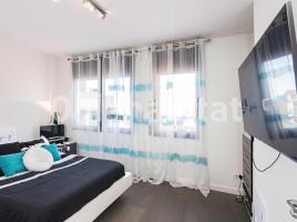 , 617 m²