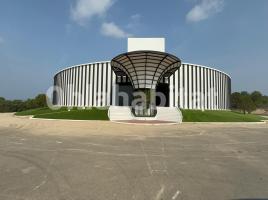 , 10700 m²