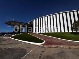 , 10700 m²