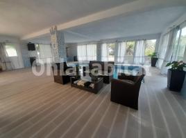 Casa (unifamiliar aïllada), 329 m², prop de bus i tren, seminou