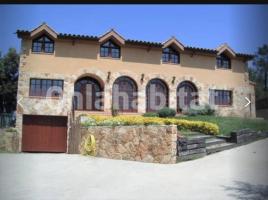Houses (country house), 471 m², near bus and train, almost new