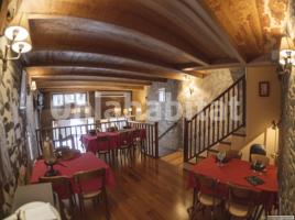 , 650 m²