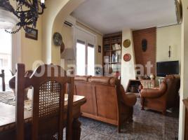 Houses (terraced house), 207 m², near bus and train