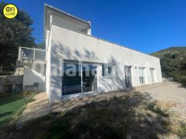  (unifamiliar aïllada), 203 m², près de bus et de train, presque neuf