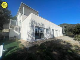  (unifamiliar aïllada), 203 m², près de bus et de train, presque neuf