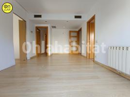 Piso, 98 m², cerca de bus y tren, seminuevo