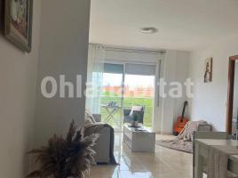 Piso, 108 m², cerca de bus y tren, seminuevo