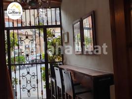 Houses (detached house), 254 m², near bus and train