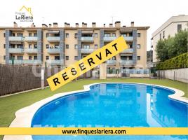 Piso, 64 m², cerca de bus y tren, seminuevo