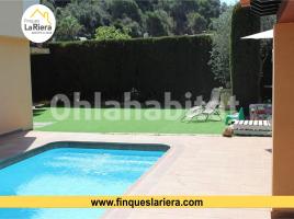 Casa (unifamiliar aislada), 340 m², cerca de bus y tren