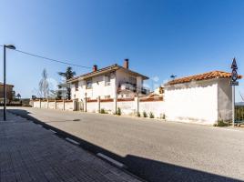 Casa (unifamiliar aislada), 272 m², cerca de bus y tren