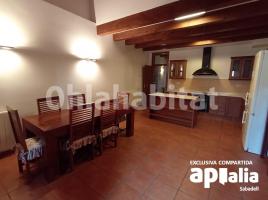 Casa (unifamiliar aislada), 174 m², cerca de bus y tren, seminuevo