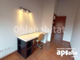 Casa (unifamiliar aislada), 174 m², cerca de bus y tren, seminuevo