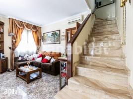Unifamiliar adosada, 183 m², cerca de bus y tren