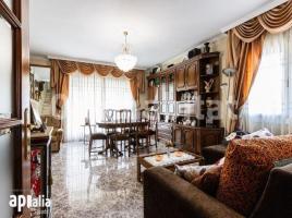 Unifamiliar adosada, 183 m², cerca de bus y tren