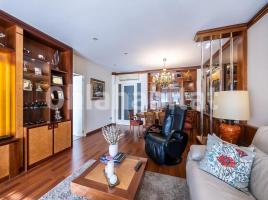 Houses (detached house), 383 m², near bus and train, centre