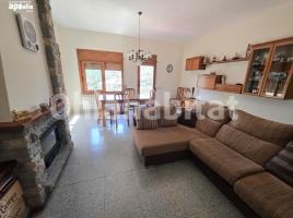 Casa (unifamiliar aislada), 265 m², cerca de bus y tren