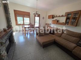Casa (unifamiliar aislada), 265 m², cerca de bus y tren