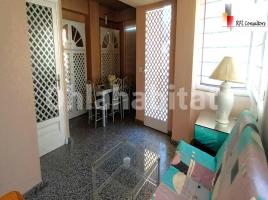 Apartamento, 60 m², cerca de bus y tren