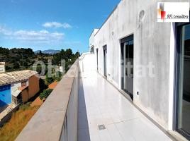 Àtic, 96 m², près de bus et de train, presque neuf