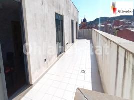 Àtic, 96 m², près de bus et de train, presque neuf