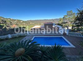 Casa (unifamiliar aislada), 246 m², cerca de bus y tren, seminuevo