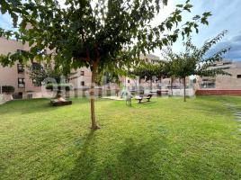 Apartament, 127 m², près de bus et de train, presque neuf