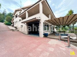 Casa (unifamiliar aislada), 433 m², cerca de bus y tren