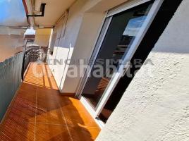 Àtic, 71 m², prop de bus i tren, molinou