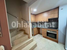 Dúplex, 65 m², prop de bus i tren, seminou, vinyets