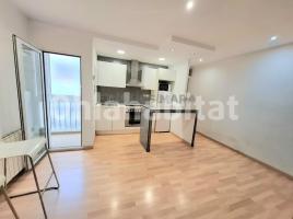 Àtic, 64 m², prop de bus i tren, Marianao