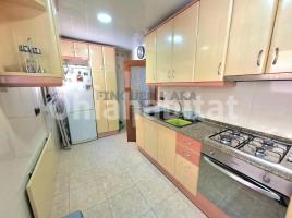 Pis, 82 m², près de bus et de train, marianao