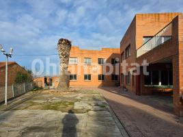 Property Vertical, 953 m²