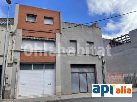 Houses (terraced house), 209 m², near bus and train