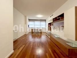 Piso, 116.17 m², cerca de bus y tren, seminuevo