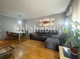 Piso, 87 m², cerca de bus y tren, seminuevo