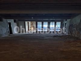  (unifamiliar aïllada), 742 m², près de bus et de train