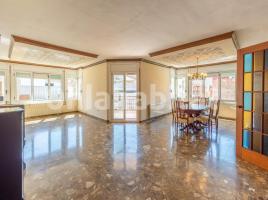 Pis, 174 m², prop de bus i tren