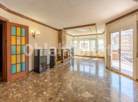 Pis, 174 m², prop de bus i tren
