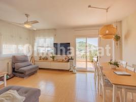  (unifamiliar aïllada), 154 m², près de bus et de train, presque neuf