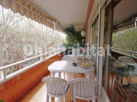 Piso, 302 m², cerca de bus y tren