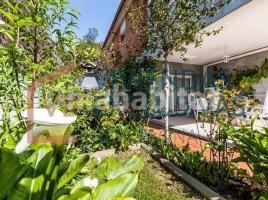 Casa (unifamiliar aislada), 275 m², cerca de bus y tren