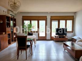 Unifamiliar adossada, 217 m², prop de bus i tren