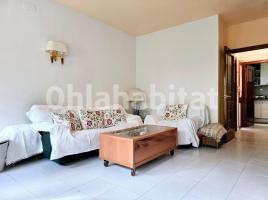 Unifamiliar adossada, 217 m², prop de bus i tren