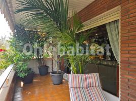 Piso, 302 m², cerca de bus y tren