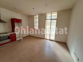 Piso, 60 m², cerca de bus y tren, Centro