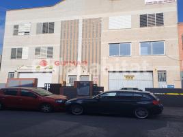 , 650 m²