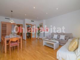 Piso, 180 m², cerca de bus y tren, seminuevo