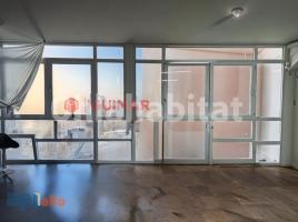 Loft, 56 m², cerca de bus y tren